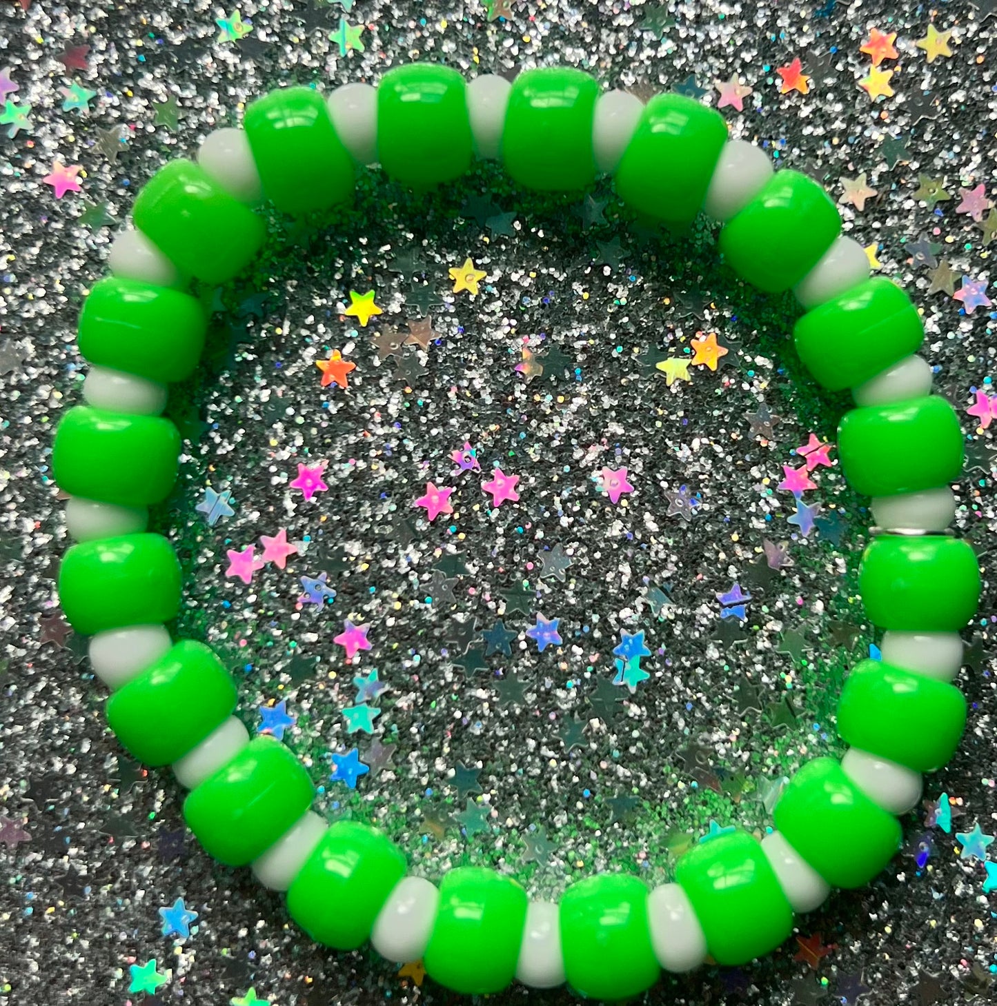 Joy Bracelet | Green Vivid White