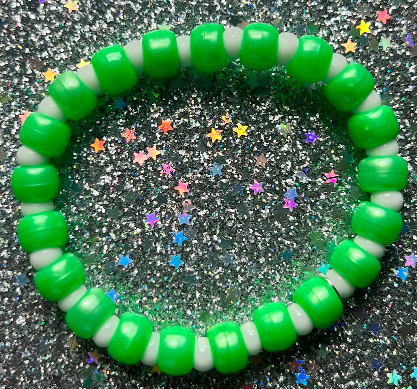 Joy Bracelet | Green Iridescent White